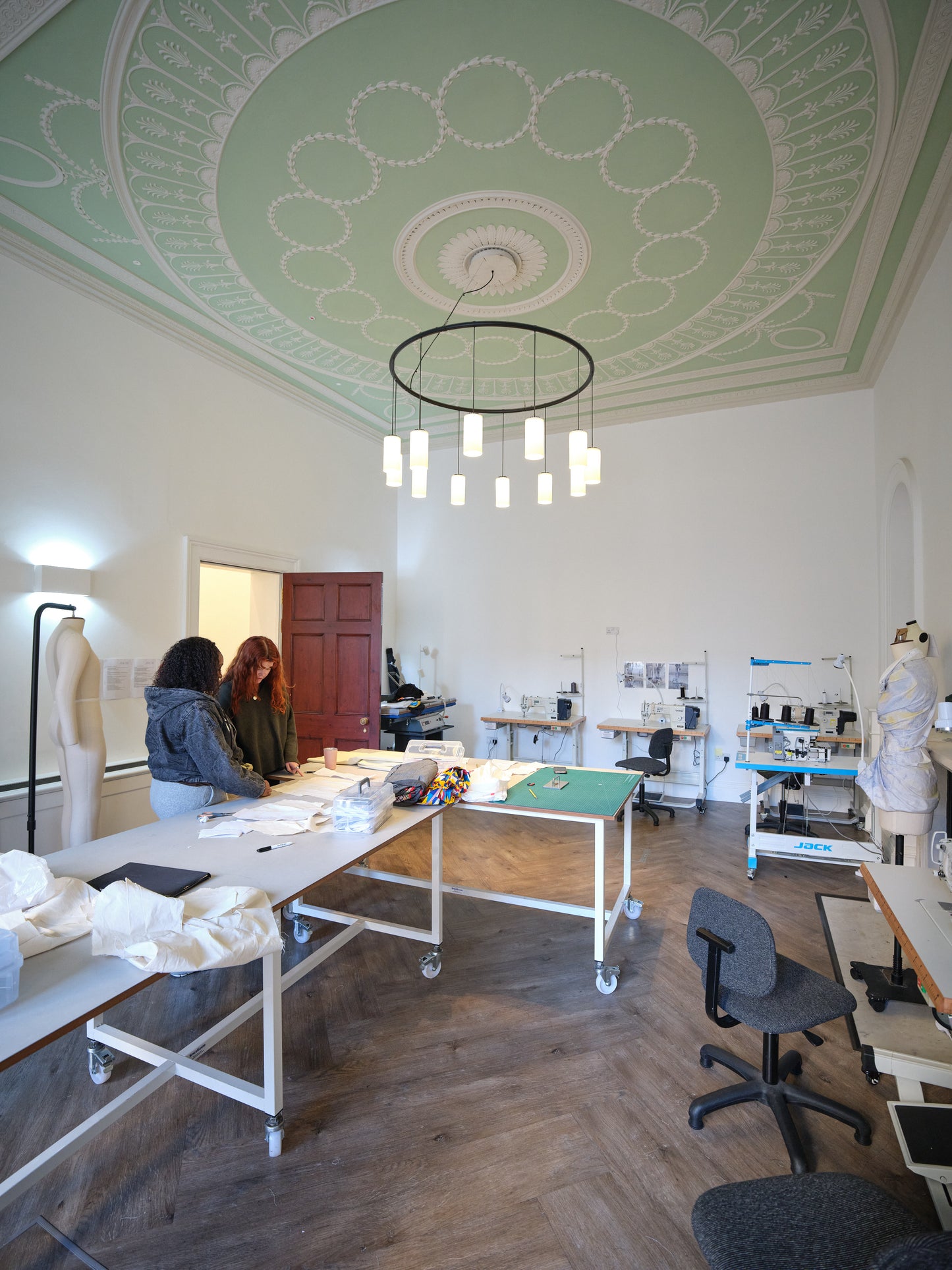 Jimmy Choo Academy | London Fashion Academy - Hong Kong Fashion Summer Camp (Day camp)